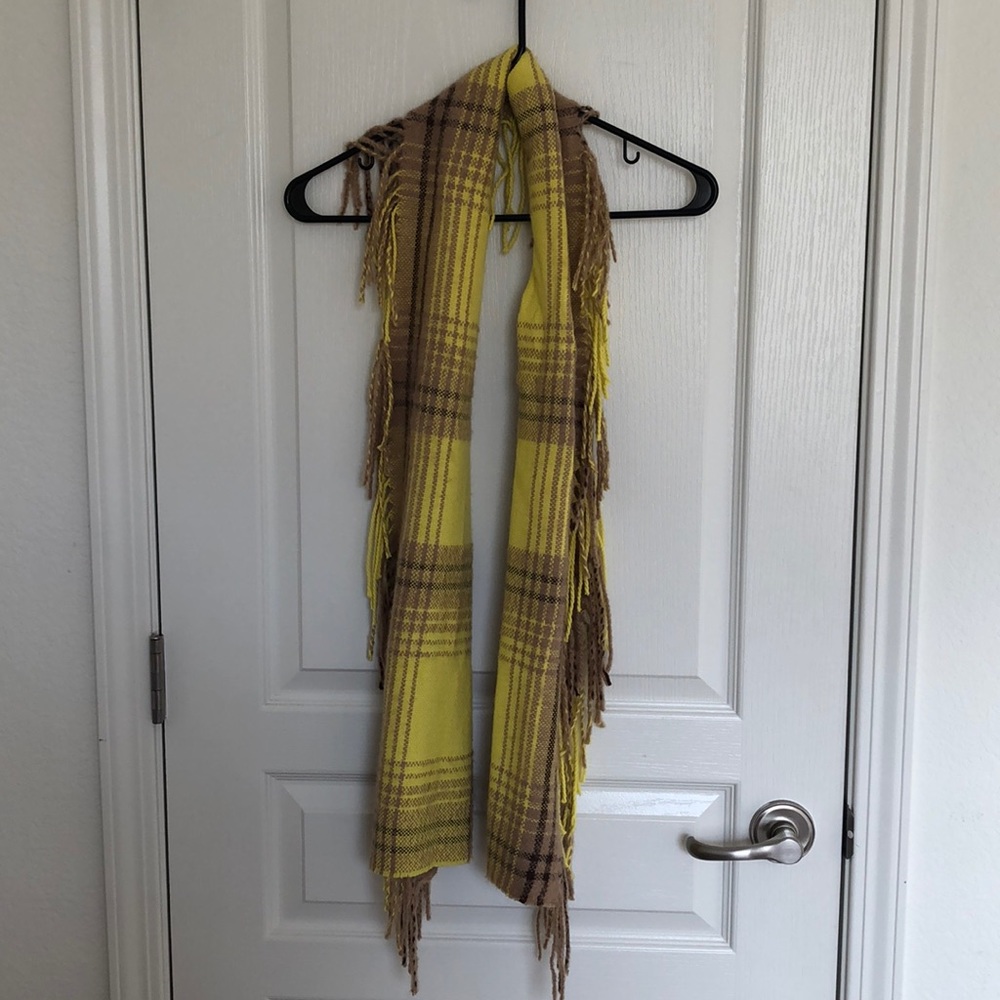 Echo Fringe Scarf - Picture 2 of 5